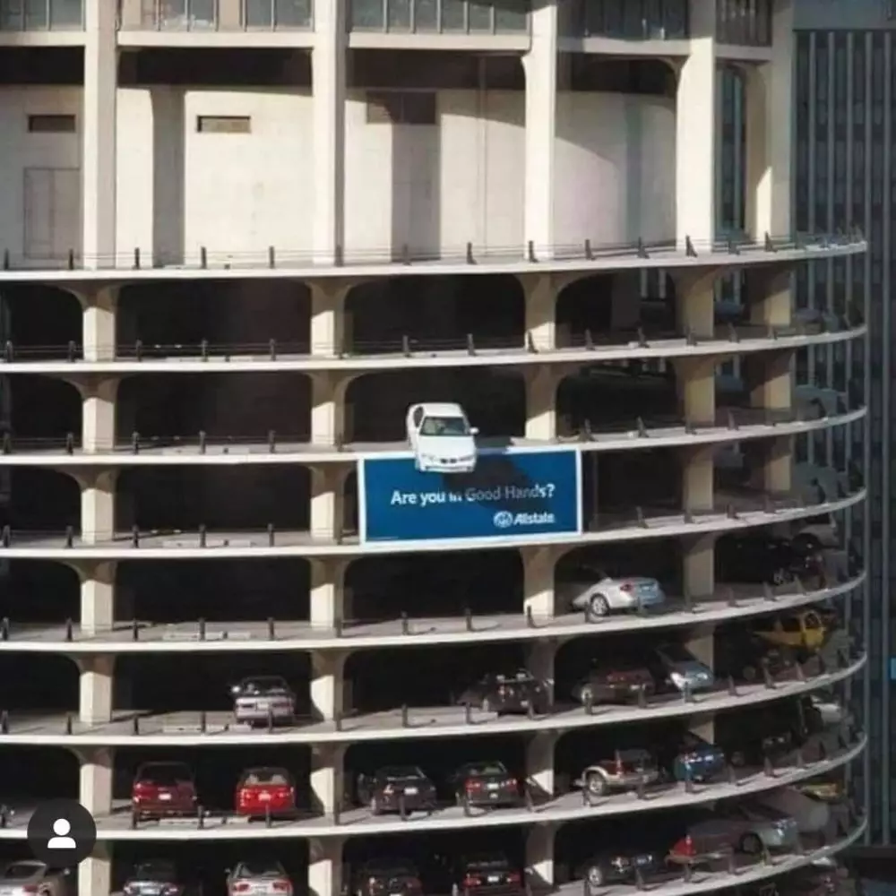 parkir kendaraan nyeleneh © berbagai sumber