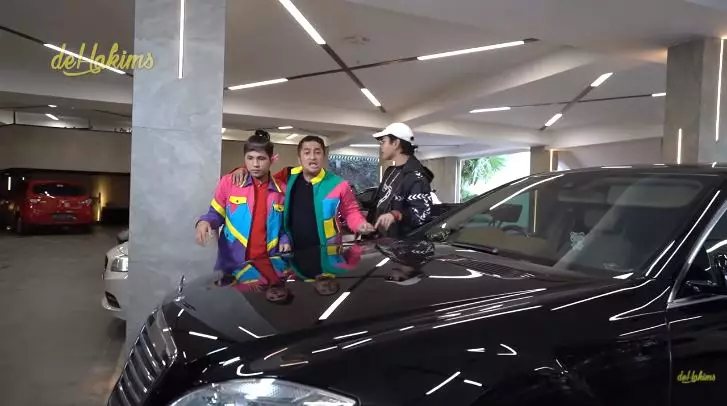 potret kantor indra kenz © YouTube