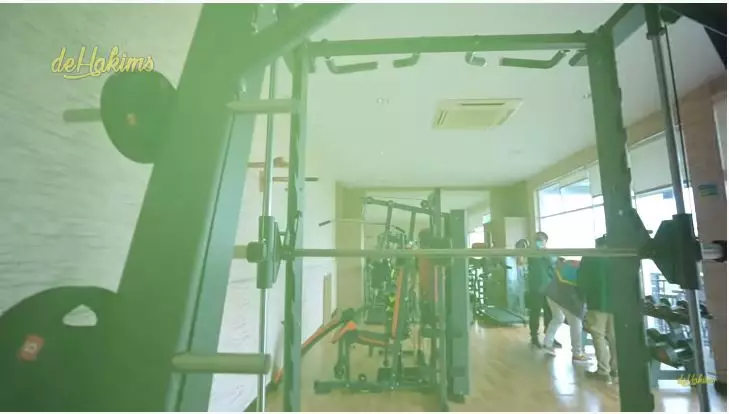 potret kantor indra kenz © YouTube