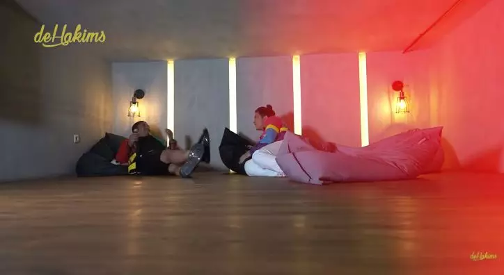 potret kantor indra kenz © YouTube