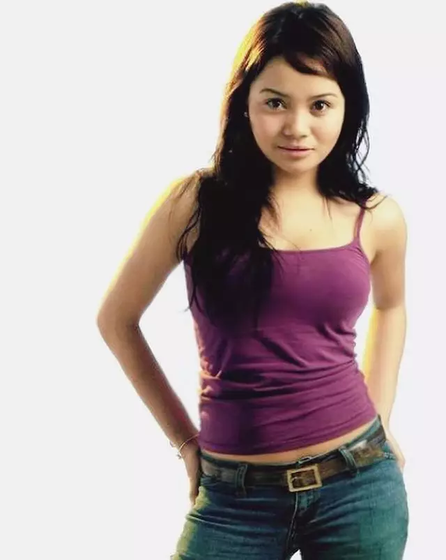 awal karier Mawar AFI Berbagai sumber