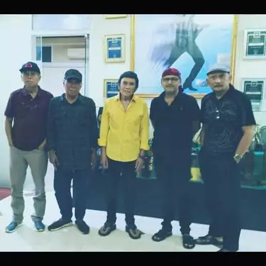 potret kenangan dengan rekan artis © Instagram