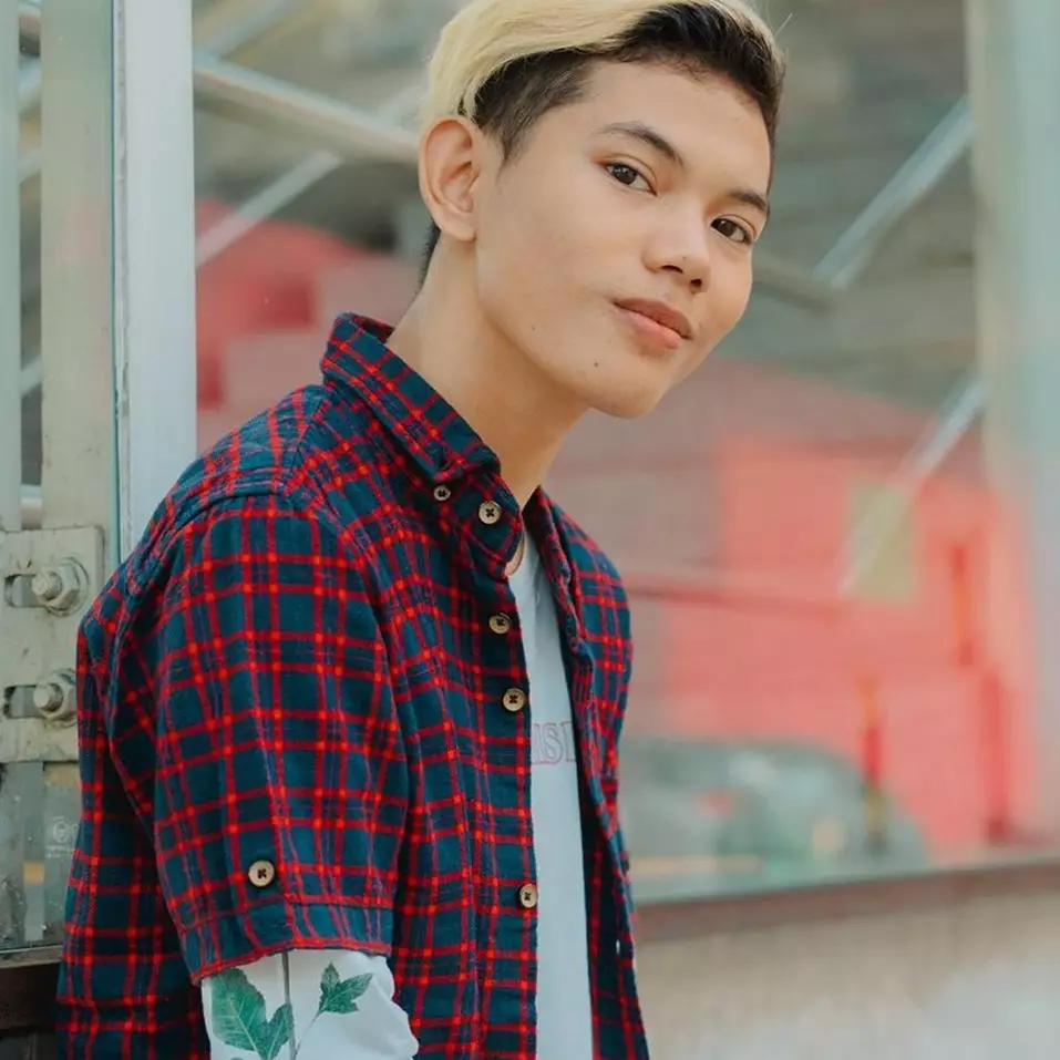 9 Transformasi gaya rambut Tegar Septian dari awal karier hingga kini