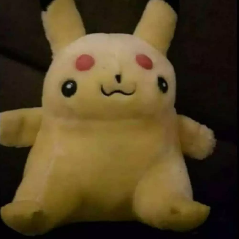 bentuk boneka jualan absurd © berbagai sumber