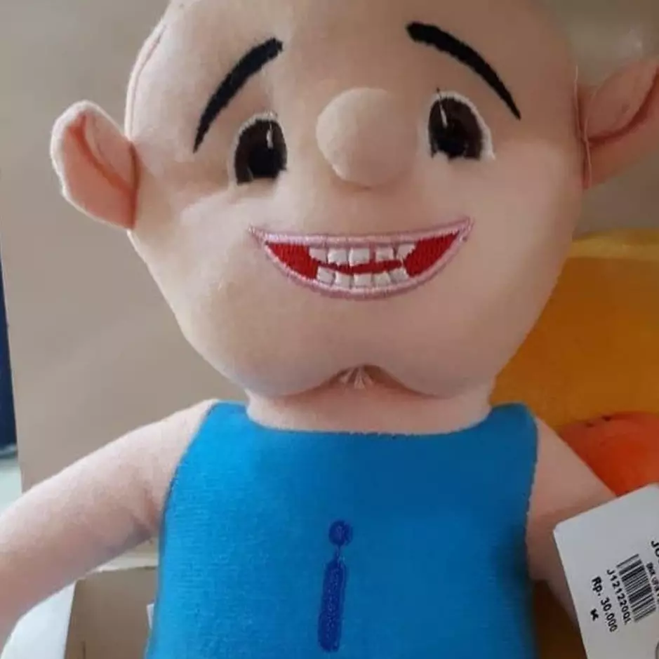 11 Potret lucu boneka jualan, bentuknya nggak karuan