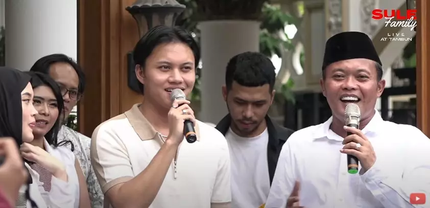 Momen ulang tahun Rizky Febian © YouTube