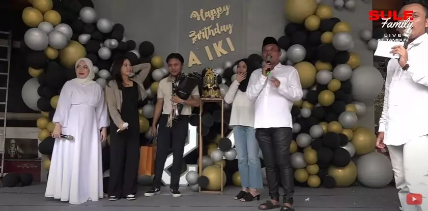 Momen ulang tahun Rizky Febian © YouTube