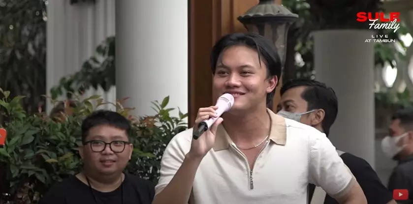 Momen ulang tahun Rizky Febian © YouTube