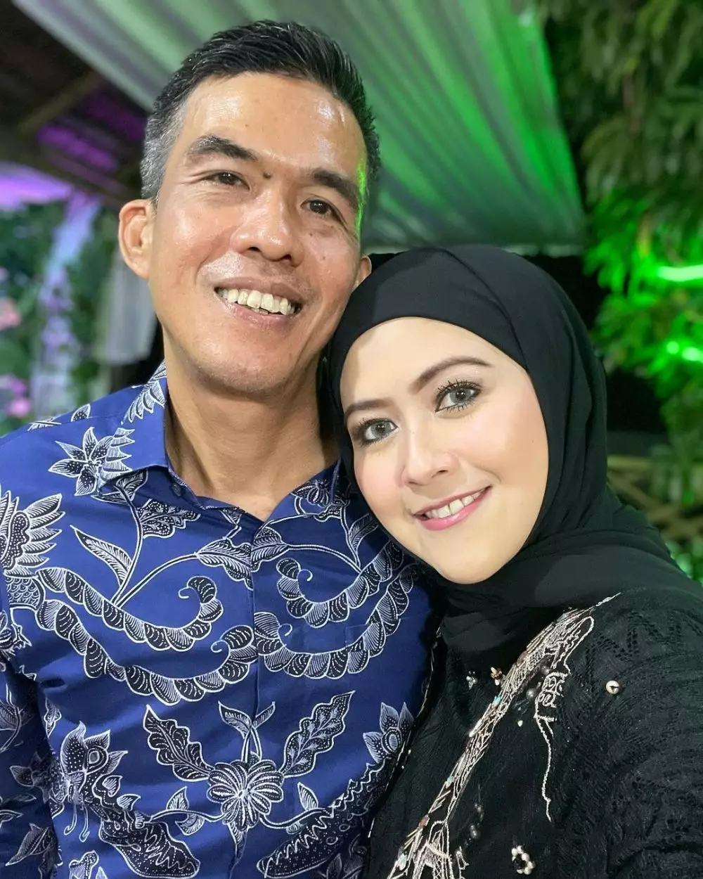 Adu gaya mantan istri Kiwil dan suami baru Instagram Adu gaya mantan istri Kiwil dan suami baru Instagram