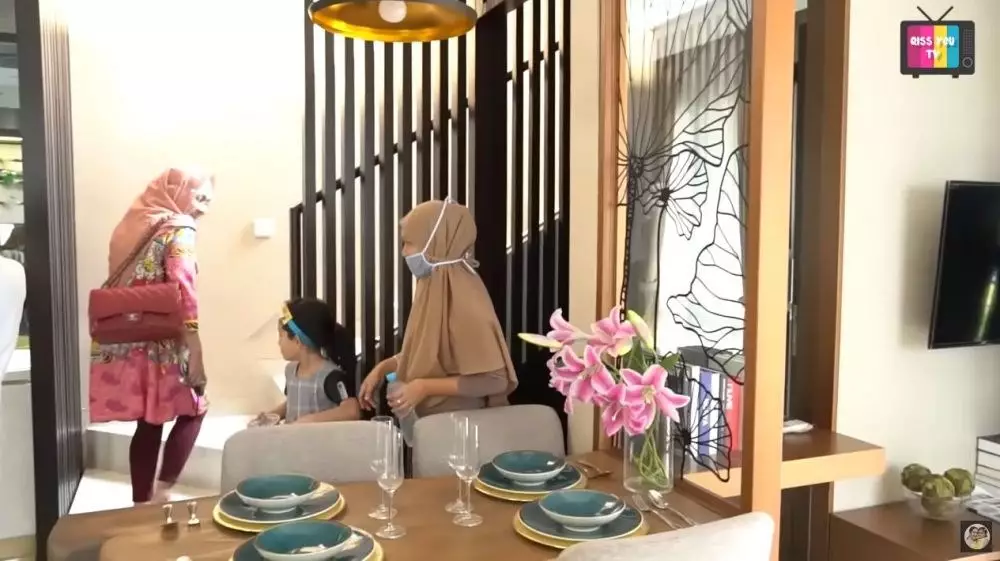 Potret rumah Syifa adik Ayu Ting Ting © YouTube