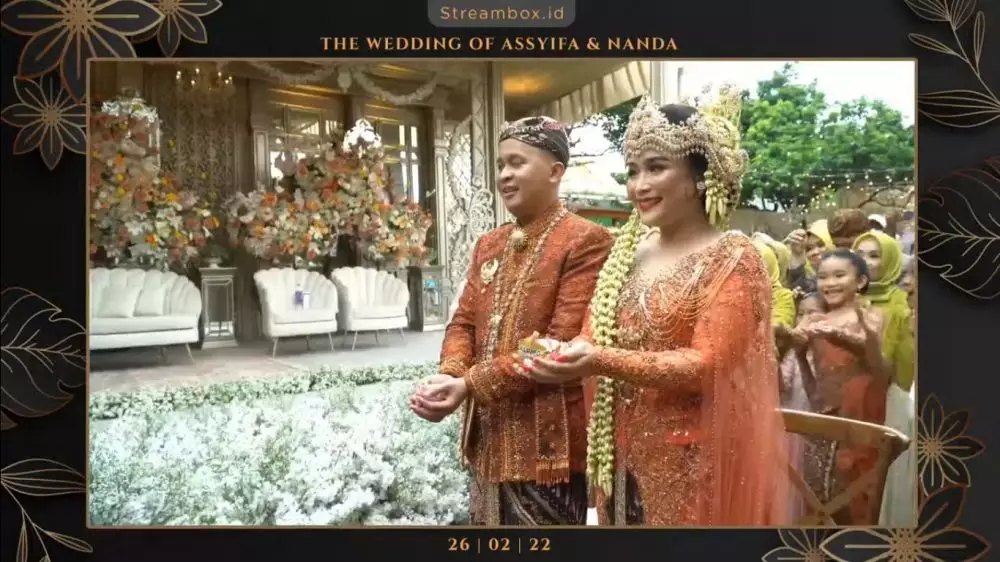 momen resepsi kedua adik Ayu Ting Ting © berbagai sumber momen resepsi kedua adik Ayu Ting Ting © berbagai sumber