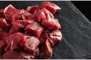 9 Manfaat mengonsumsi daging kambing, bantu meredakan nyeri haid