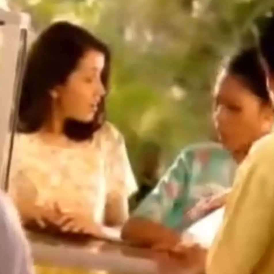 Model iklan minyak kayu putih 90-an kini jadi artis, ini 9 potretnya