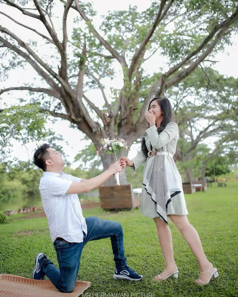 Potret mesra Kiki The Potters dan kekasih Instagram Potret mesra Kiki The Potters dan kekasih Instagram