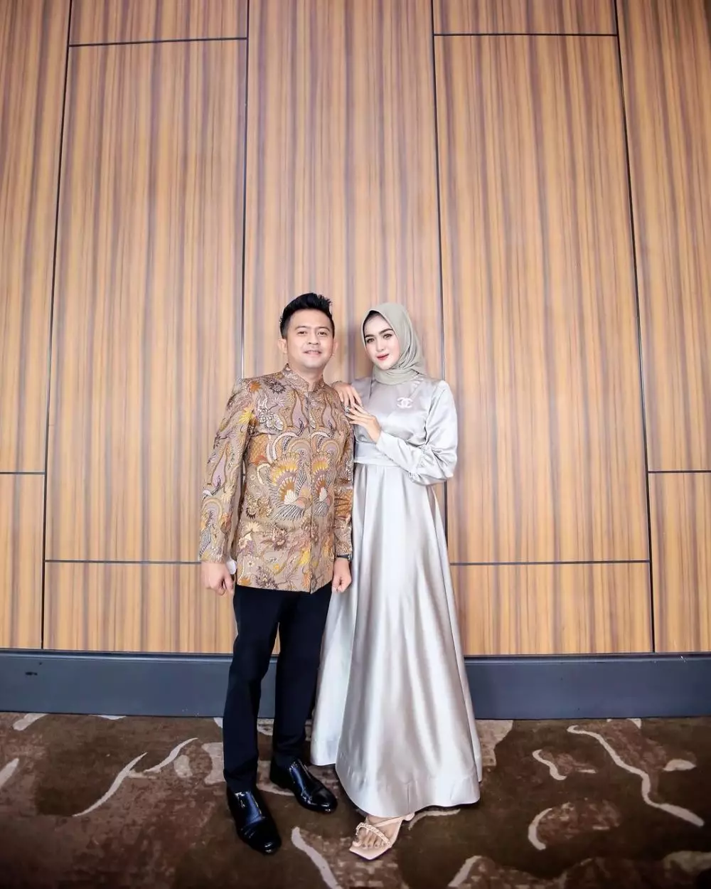 Potret mesra Kiki The Potters dan kekasih Instagram Potret mesra Kiki The Potters dan kekasih Instagram