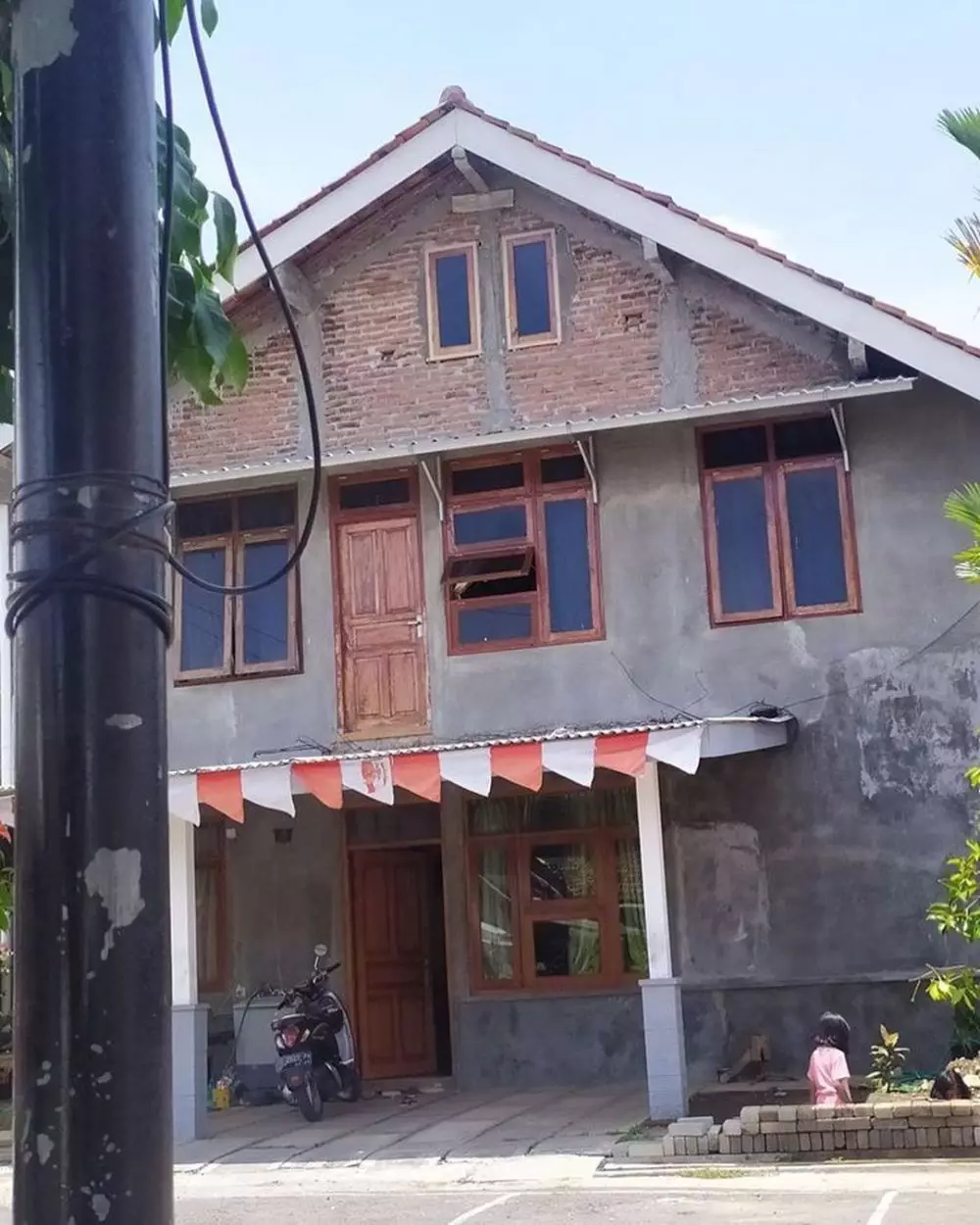 rumah dua lantai desainnya bikin bingung © Instagram rumah dua lantai desainnya bikin bingung © Instagram