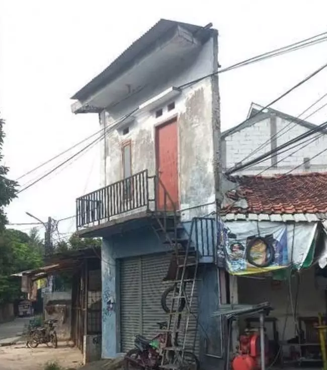 rumah dua lantai desainnya bikin bingung © Instagram rumah dua lantai desainnya bikin bingung © Instagram