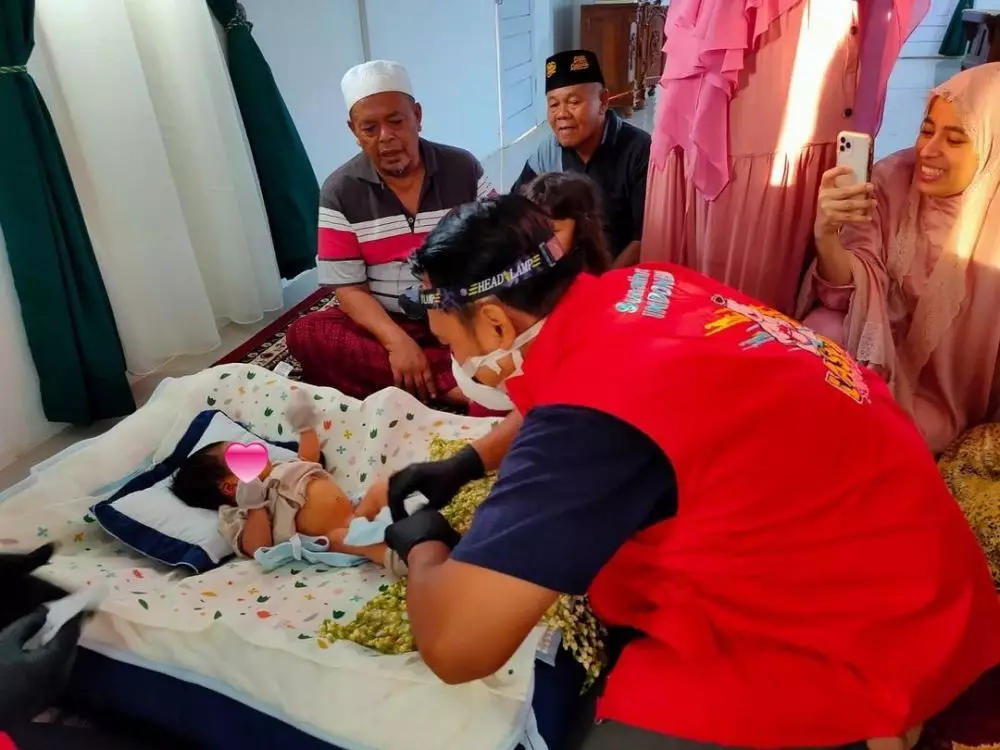 Momen syukuran akikah anak UAS Instagram © 2022 brilio.net Momen syukuran akikah anak UAS Instagram © 2022 brilio.net