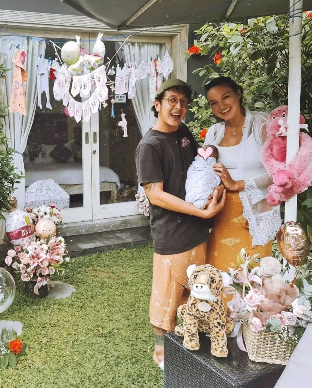dekorasi penyambutan bayi nadine chandrawinata © instagram
