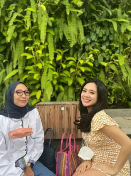 potret Dea Ananda pamer baby bump © Instagram