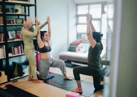 potret Dea Ananda pamer baby bump © Instagram