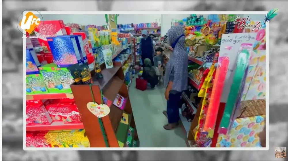 potret rumah arie untung di kampung halaman © YouTube potret rumah arie untung di kampung halaman © YouTube