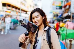 5 Ide konten TikTok saat traveling, cara seru abadikan momen liburan
