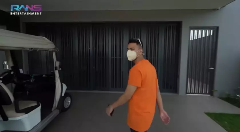 potret rumah Raffi Ahmad di BSD © YouTube