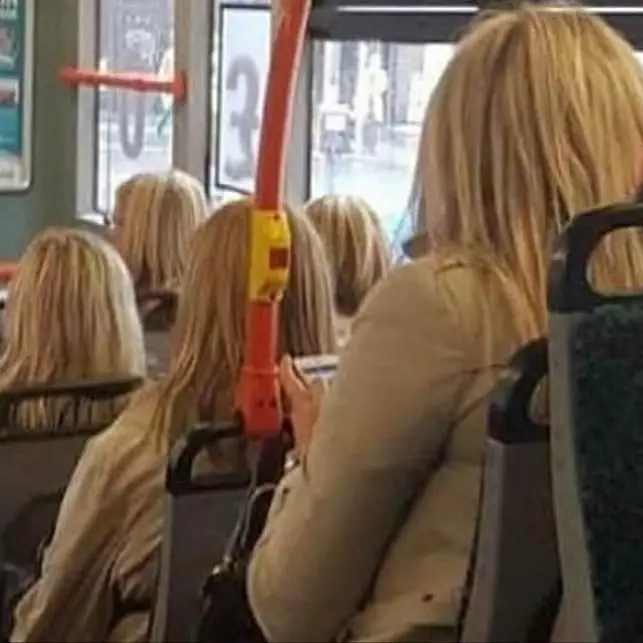 potret nyeleneh kompakan © berbagai sumber potret nyeleneh kompakan © berbagai sumber