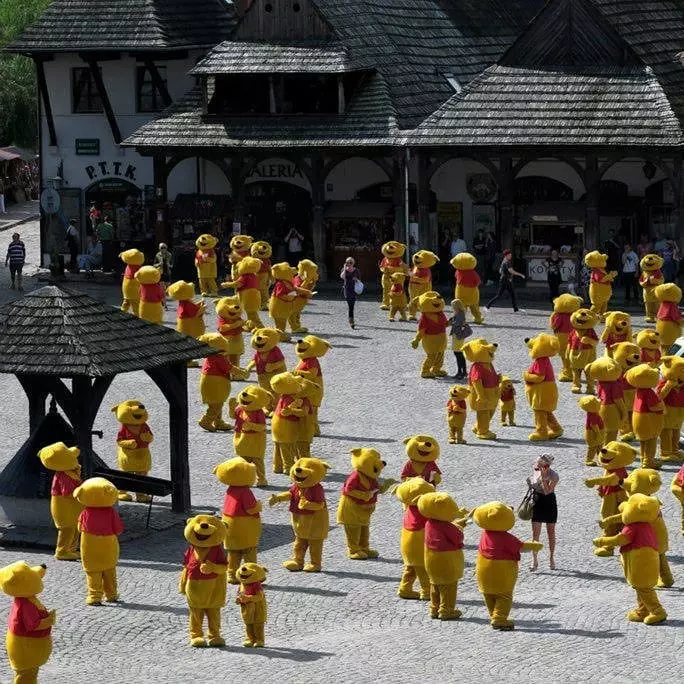 potret nyeleneh kompakan © berbagai sumber potret nyeleneh kompakan © berbagai sumber