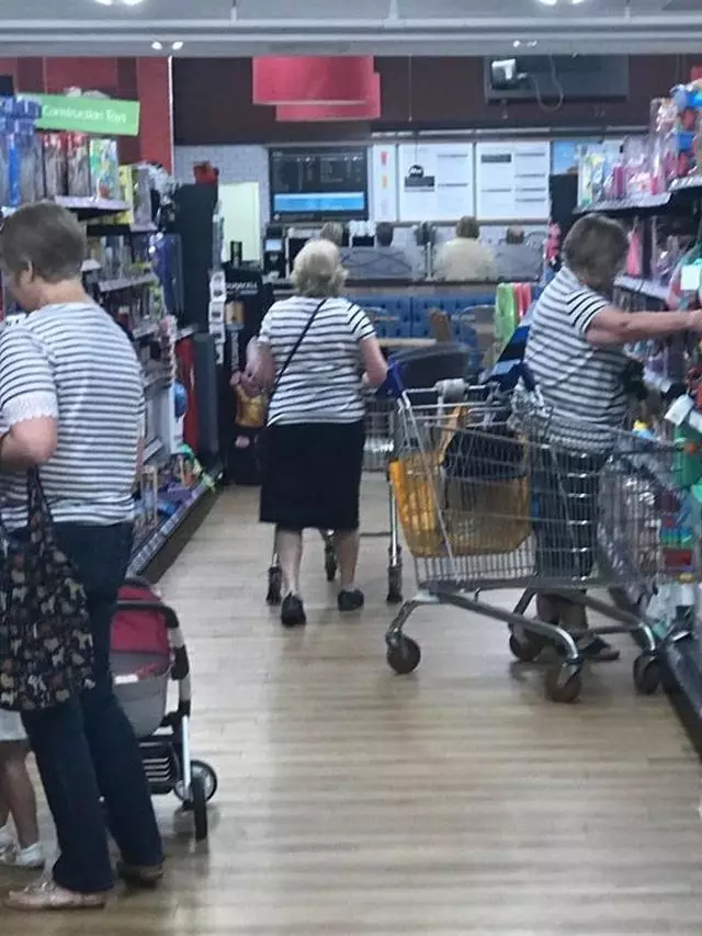 potret nyeleneh kompakan © berbagai sumber potret nyeleneh kompakan © berbagai sumber