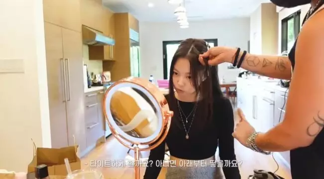 Potret rumah Jennie Blackpink di Los Angeles © YouTube