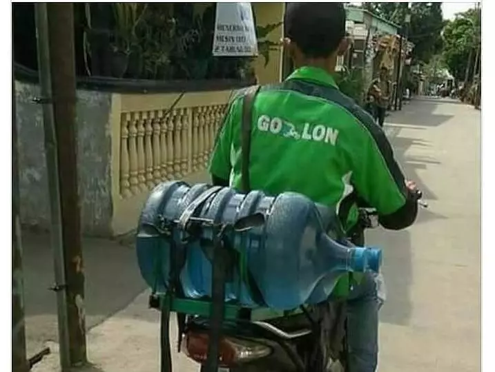 penampakan jaket ojek online lucu © Instagram