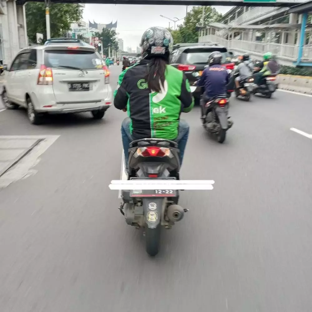 penampakan jaket ojek online lucu © Instagram