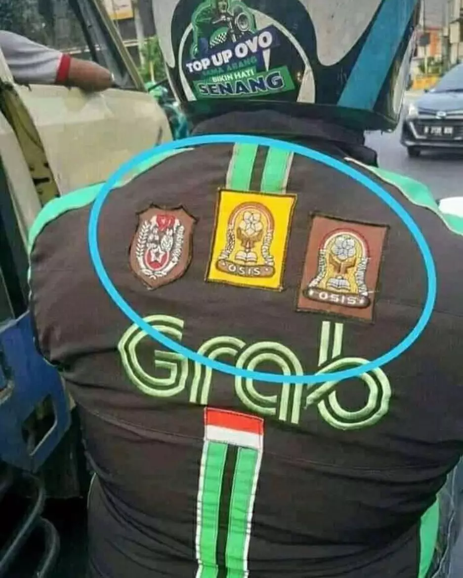 penampakan jaket ojek online lucu © Instagram