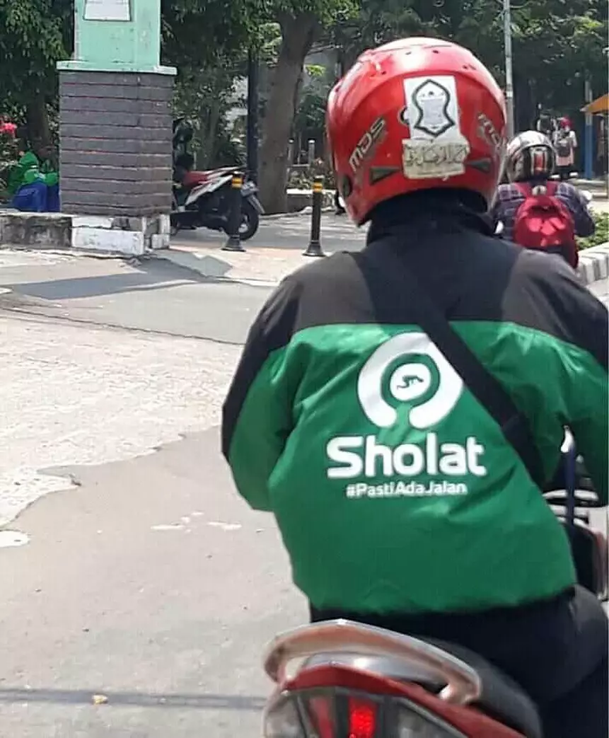 penampakan jaket ojek online lucu © Instagram