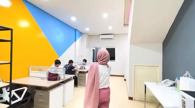 potret kantor baru Wirda Mansur © YouTube