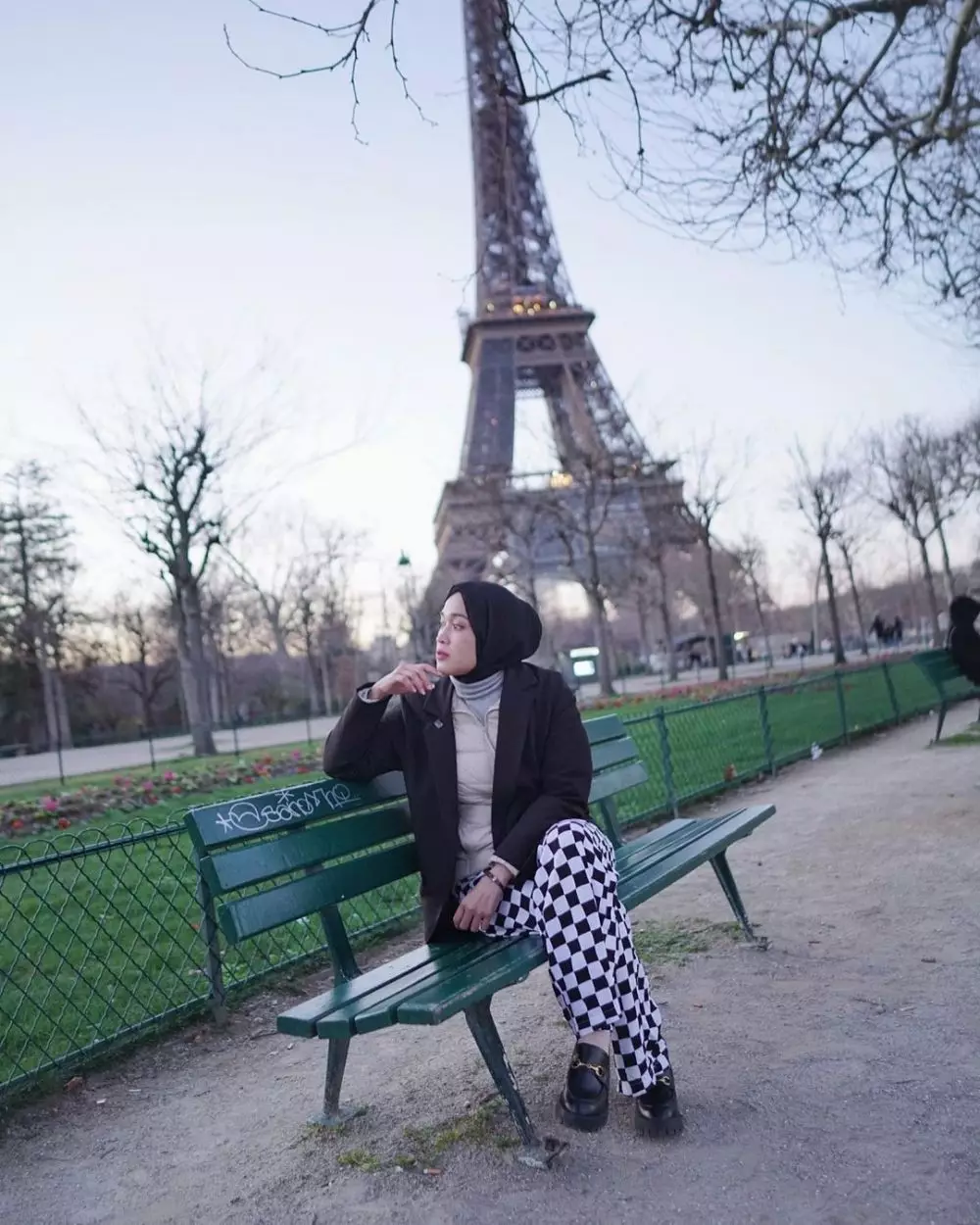 Mommy ASF dan Ririe Fairus di Paris Berbagai sumber