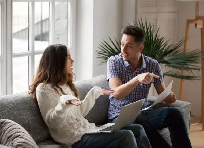 Playing victim adalah © 2022 berbagai sumber 