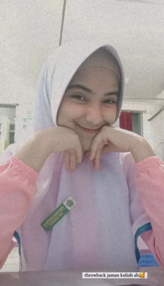 Potret Nadya Mustika saat zaman kuliah © Instagram Potret Nadya Mustika saat zaman kuliah © Instagram
