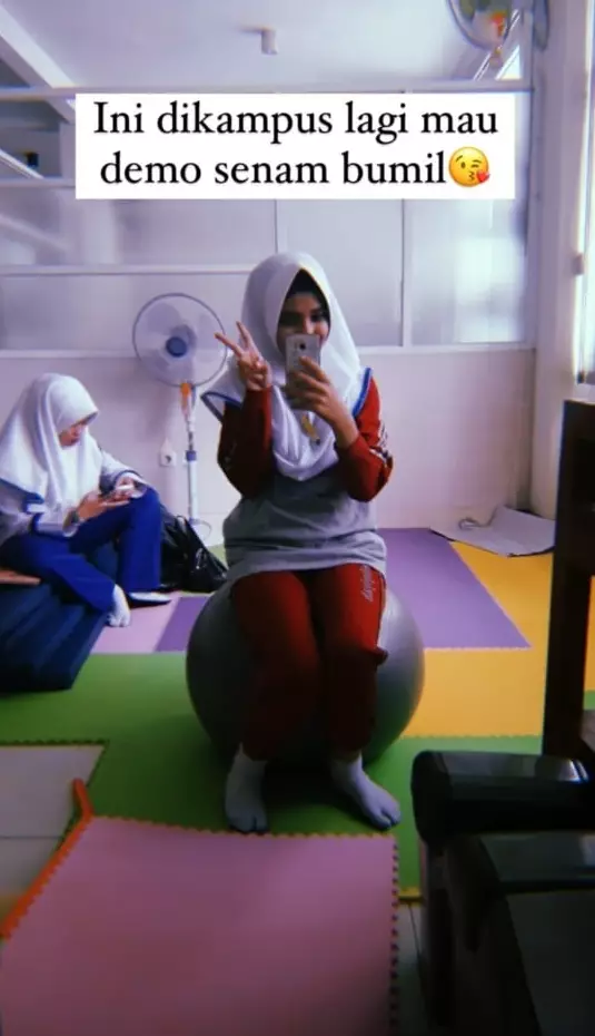 Potret Nadya Mustika saat zaman kuliah © Instagram Potret Nadya Mustika saat zaman kuliah © Instagram