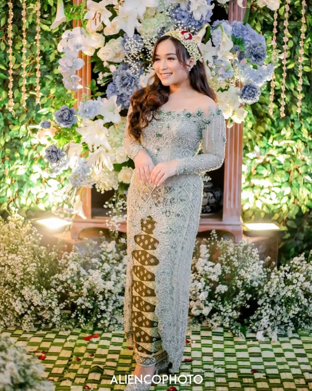 gaya syifa adik ayu ting ting dari lamaran © instagram gaya syifa adik ayu ting ting dari lamaran © instagram