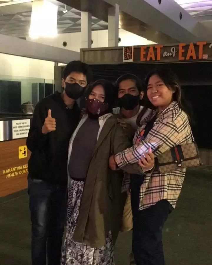 perkenalan Rohimah dan bule Turki Berbagai sumber perkenalan Rohimah dan bule Turki Berbagai sumber