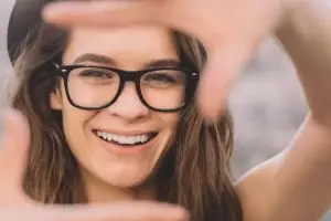 Kepribadianmu yang terdalam bisa dilihat dari bentuk frame kacamata 