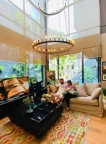 Potret rumah presenter di kampung halaman © berbagai sumber Potret rumah presenter di kampung halaman © berbagai sumber