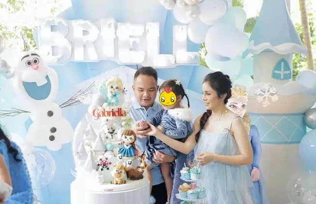 Momen Momo Geisha rayakan ultah anak © berbagai sumber