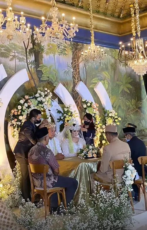 Momen pernikahan Insank Nasruddin © Instagram