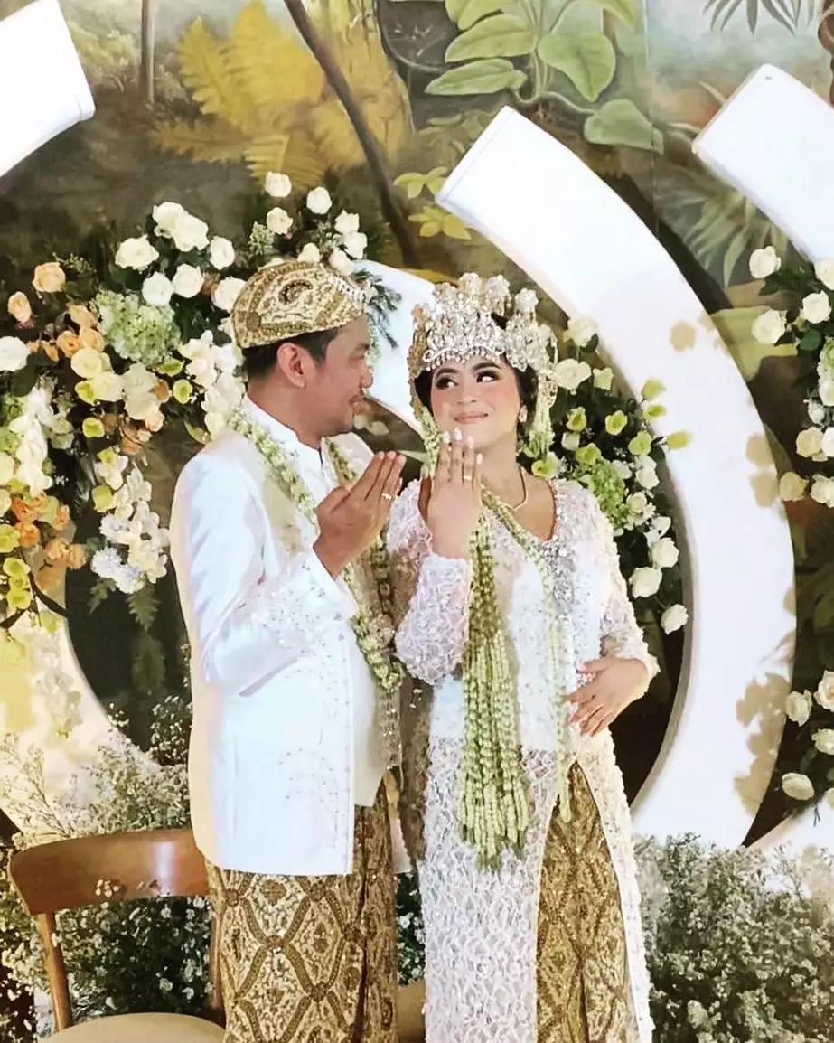 Momen pernikahan Insank Nasruddin © Instagram