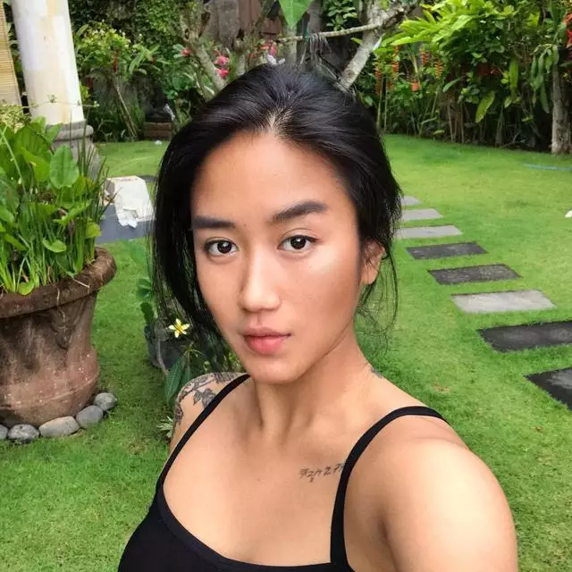 Potret Renatta Moeloek tanpa makeup © berbagai sumber