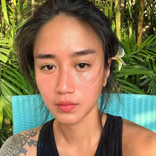 Potret Renatta Moeloek tanpa makeup © berbagai sumber